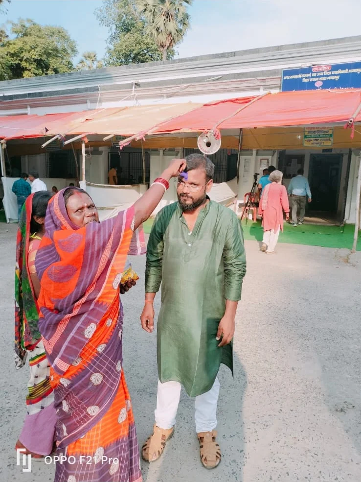 Anand Vishal Receiving Public Blessings